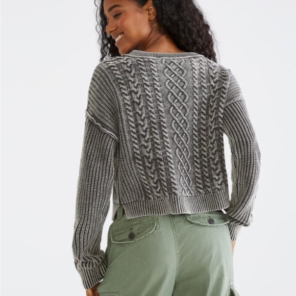 Aeropostale Slouchy Cable-Knit Cropped V-Neck Sweater - Grey Acid Wash - Picture 2 of 9
